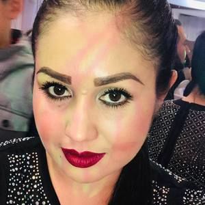 Meet your Posher, Esperanza